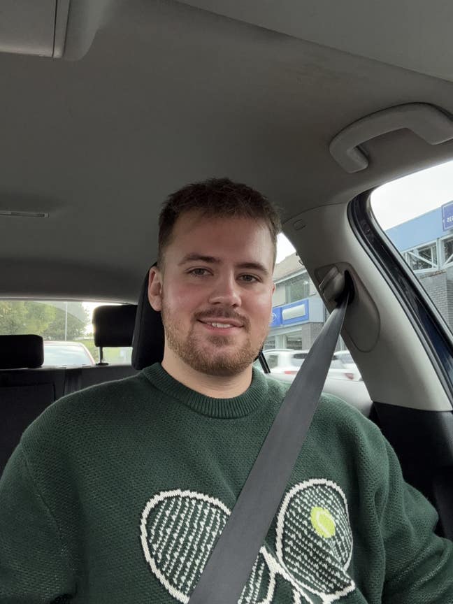 Self-employed, 22, looking for flat-share Main Photo