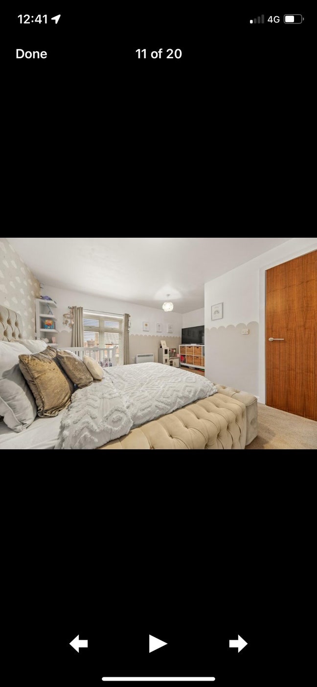 Double room in LS15 Main Photo