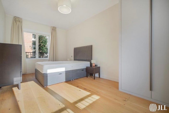 Double Room in Modern Christian Home ✨ Main Photo