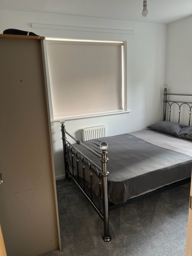 ROOM TO LET Main Photo