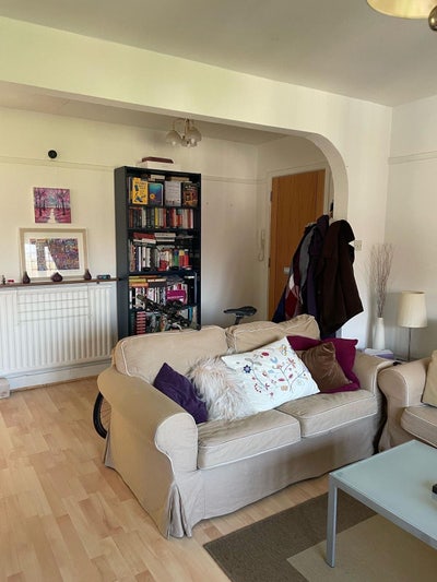 Double room with double bed &pound;730 including Bills Main Photo