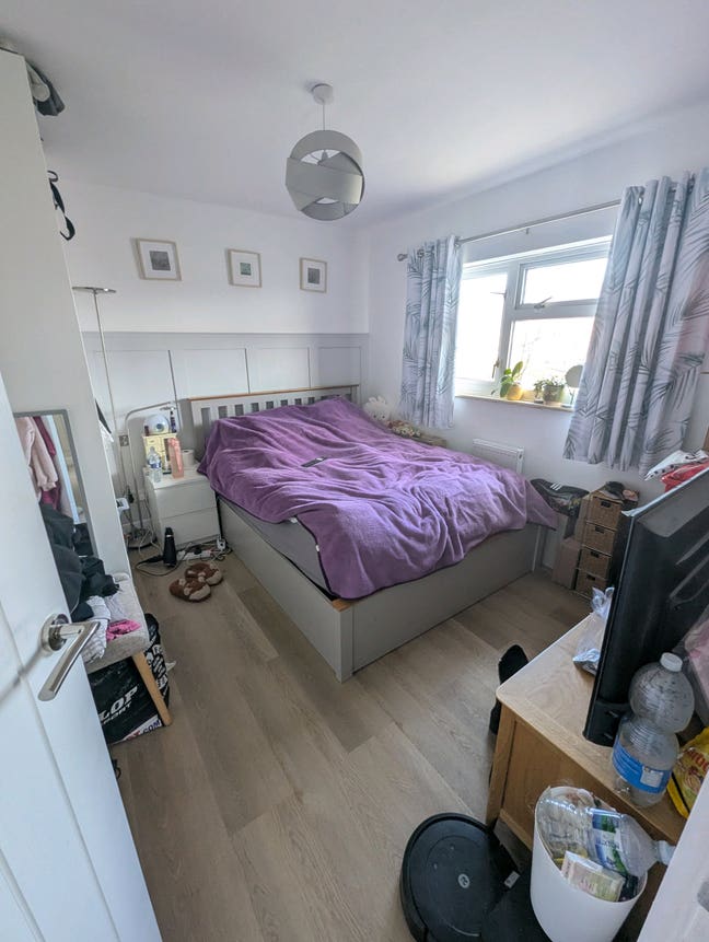 Double room available in lovely renovated house Main Photo
