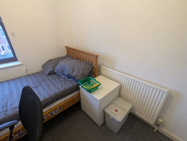 Bright Single Room for Rent – All Bills Included Main Photo