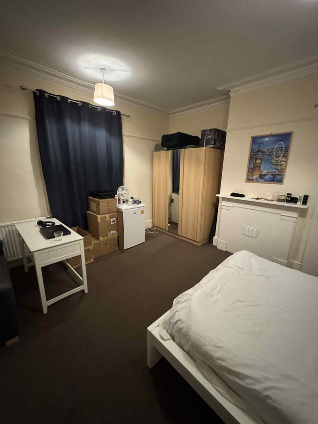 Huge double room to rent in Wood Green. Main Photo