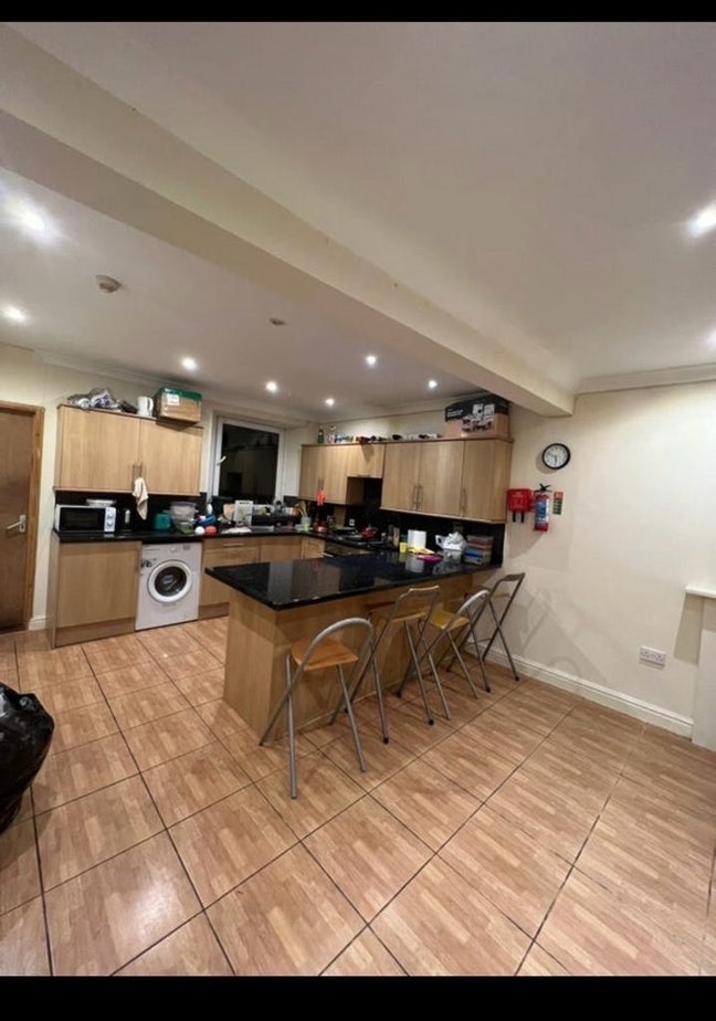 3 double rooms available  Main Photo