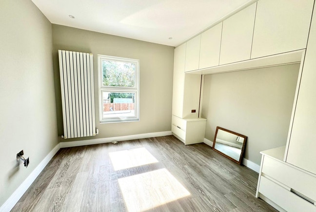 2 bed in Totteridge Lane, Whetstone, North London, Main Photo