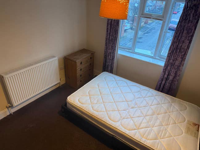Double Room To Let  Main Photo