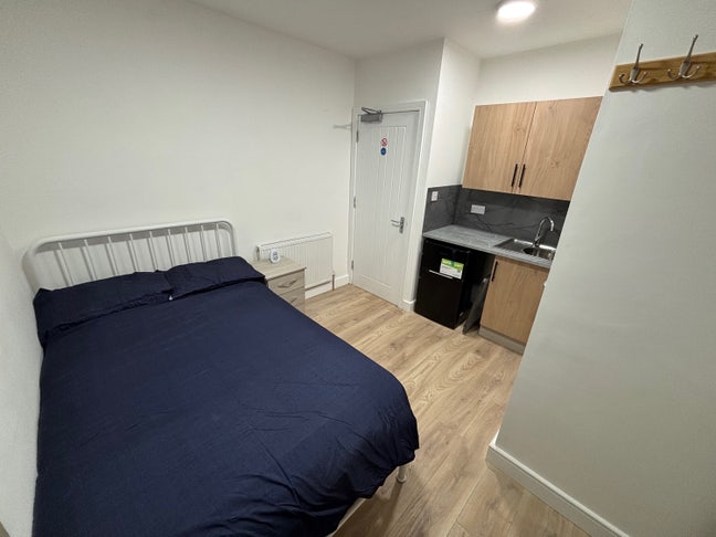 Brand New En-Suite Studios (Free)  Main Photo