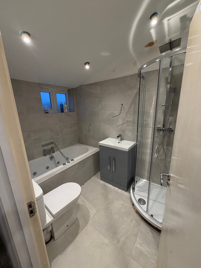 2 bedrooms available for rent.  Main Photo