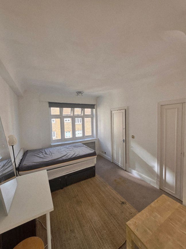 Available from now Main Photo