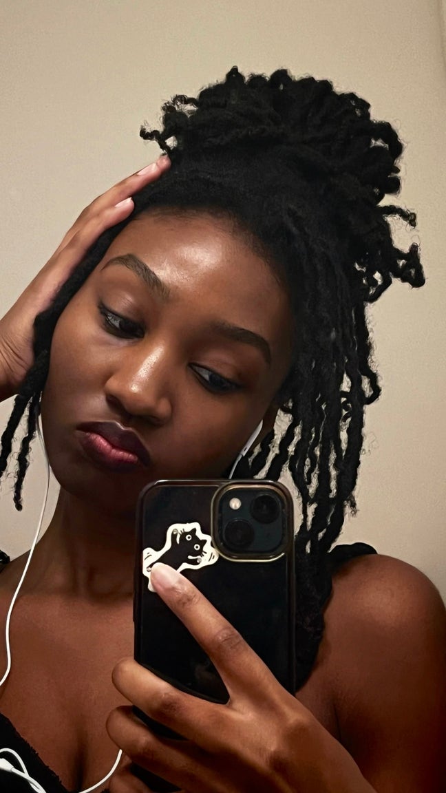 friendly student looking for flatmates (: Main Photo