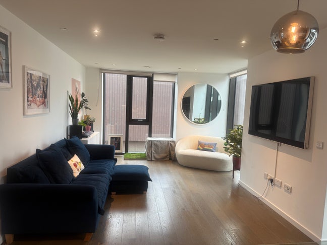 Large double room with en-suite bathroom Main Photo