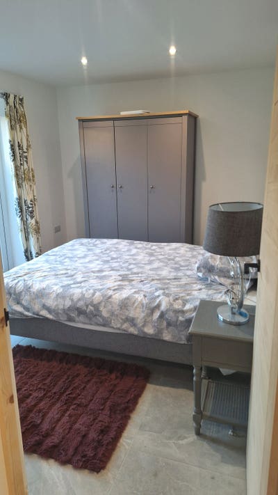 Beautiful Large bedroom  near JPUH  Main Photo