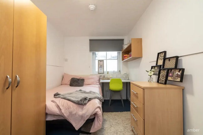 Room Available – Female Students Only Main Photo