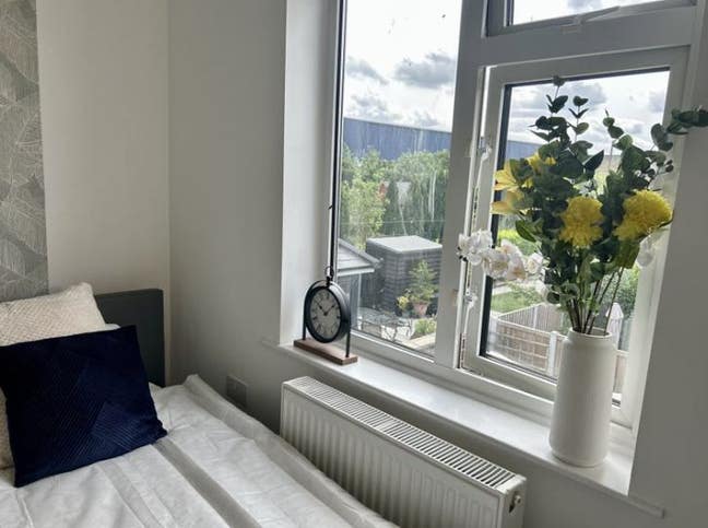 ✨ Modern Single Room in Friendly House Share 🏡 Main Photo