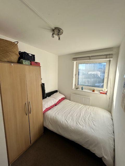 Double room in Bethnal Green available from Jan 7 Main Photo