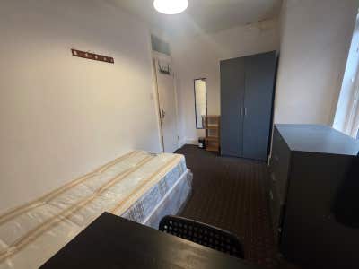 Cozy Single Room 10 Mins from Jubilee Line Main Photo