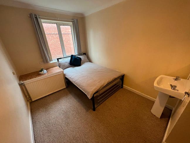Single and Double Ensuite Rooms in CB5 (TGH) Main Photo
