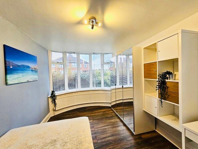 Refurbished Double Room 8 Bed Withington House  Main Photo