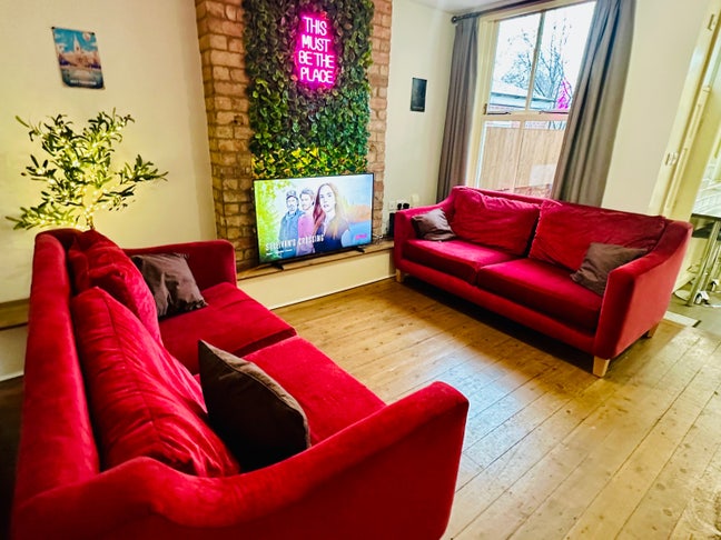 ⭐ New Room ready to move in ⭐ QMC / City hospital Main Photo