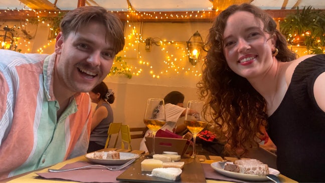 Friendly couple looking for a Bristol room  Main Photo