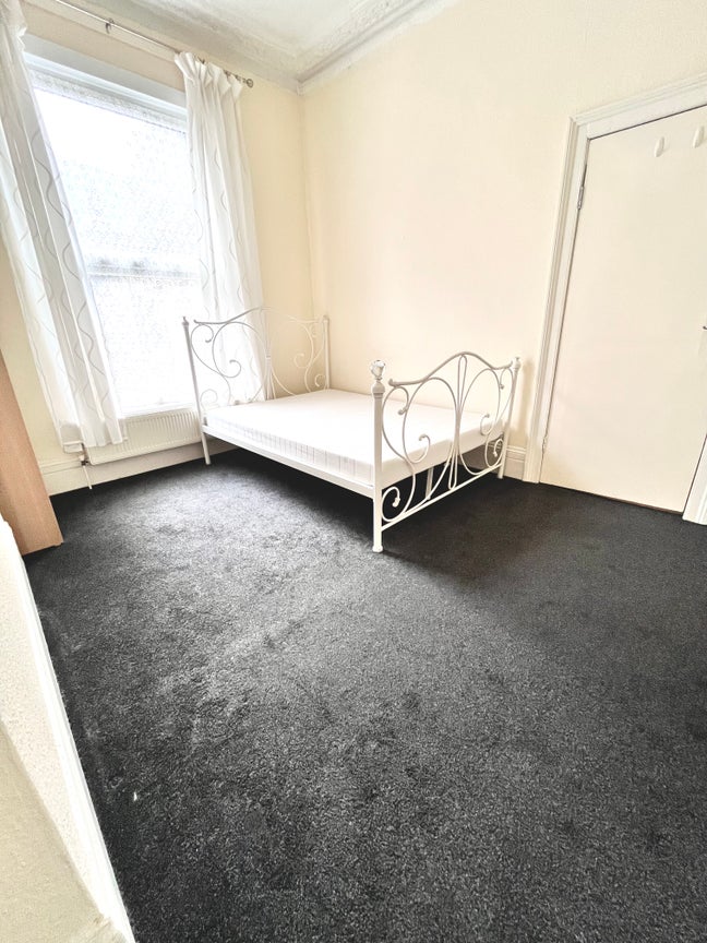 Two Large Rooms for Rent Main Photo