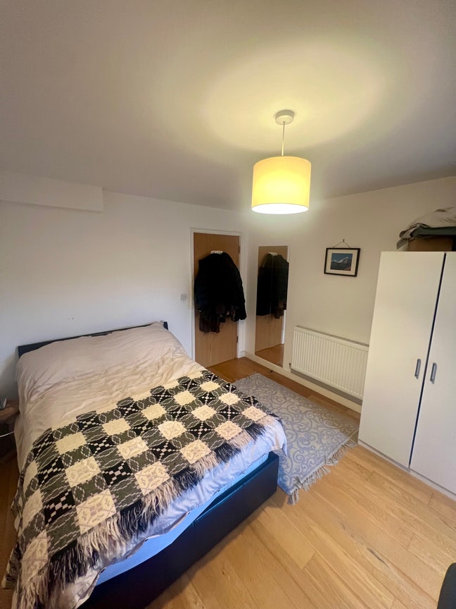 Comfy Double Room in Friendly Flat Share Main Photo