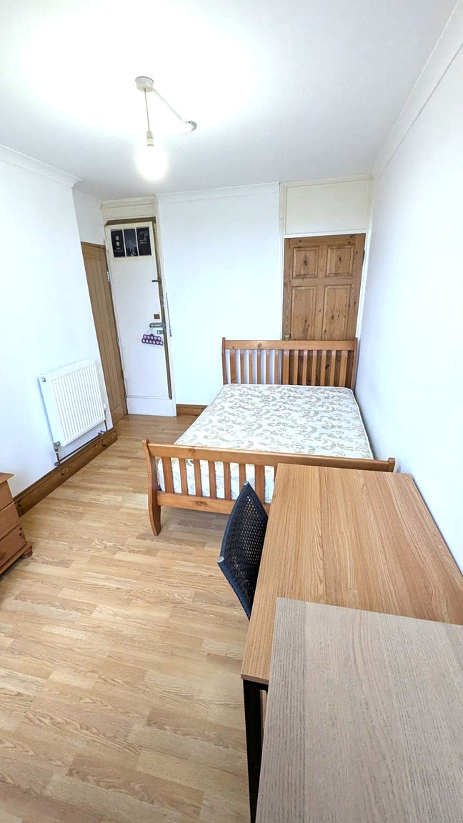 Shadwell, E1 *All Inclusive* Double Room Ava Now Main Photo