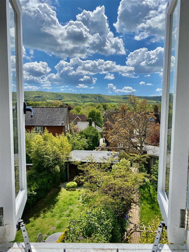 10 mins to Brighton … charming cottage 2 months  Main Photo