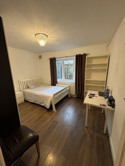 Spacious Double Bedroom with Private Bathroom  Main Photo