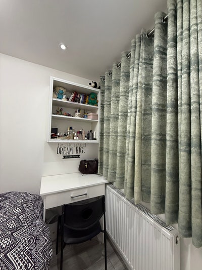  Single room for let in Chigwell Main Photo