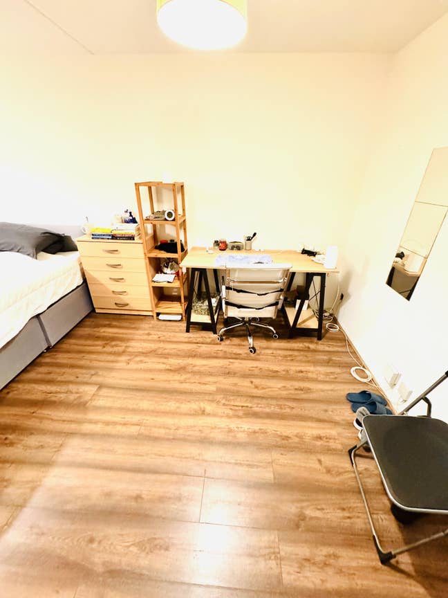 Bright Huge Room · Regent’s Park · Short/Long Let Main Photo