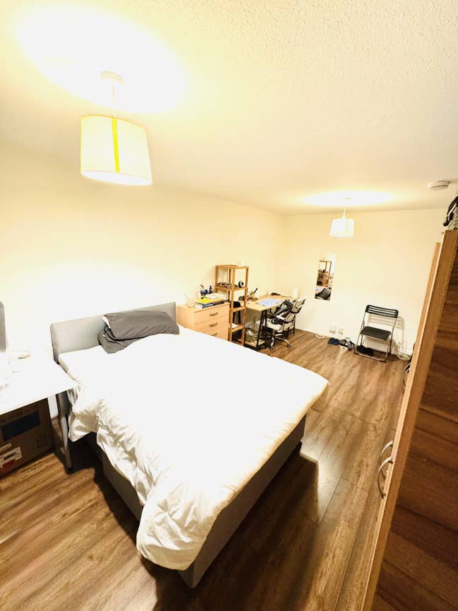 Bright Huge Room · Regent’s Park · Short/Long Let Main Photo