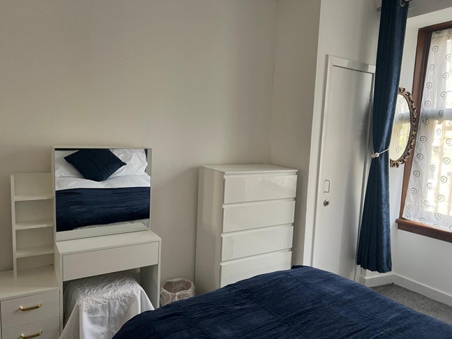 Double Room to Let Main Photo