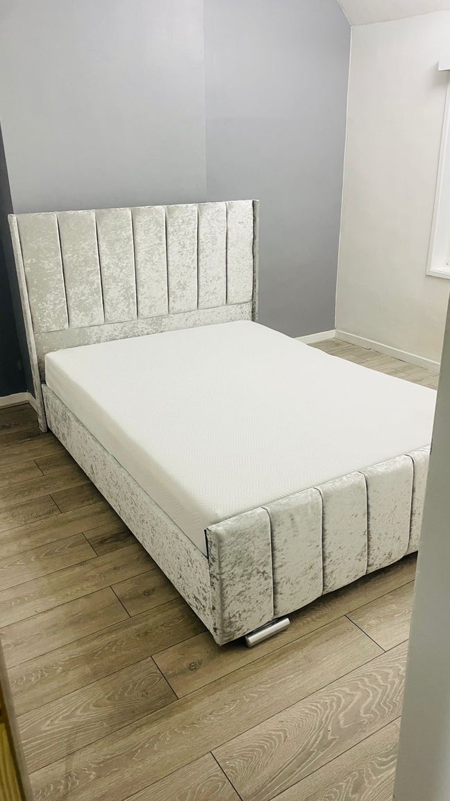 Double bedroom available  Main Photo