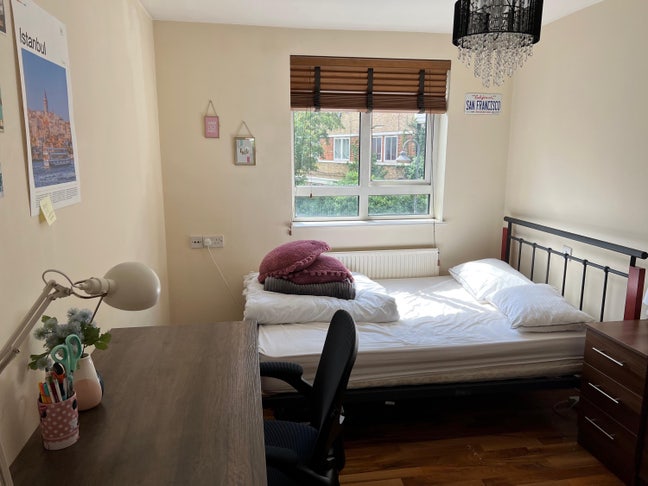Available from 12 Jan - Double Bed in Bermondsey Main Photo
