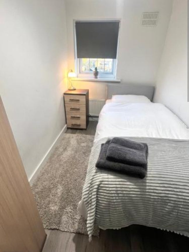 Female pref. Available 31/12/25 Pretty share house Main Photo