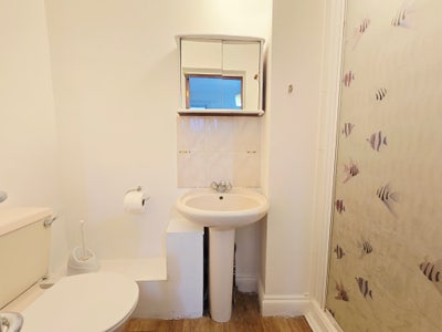 Beautiful 1 bedroom property in wood green Main Photo