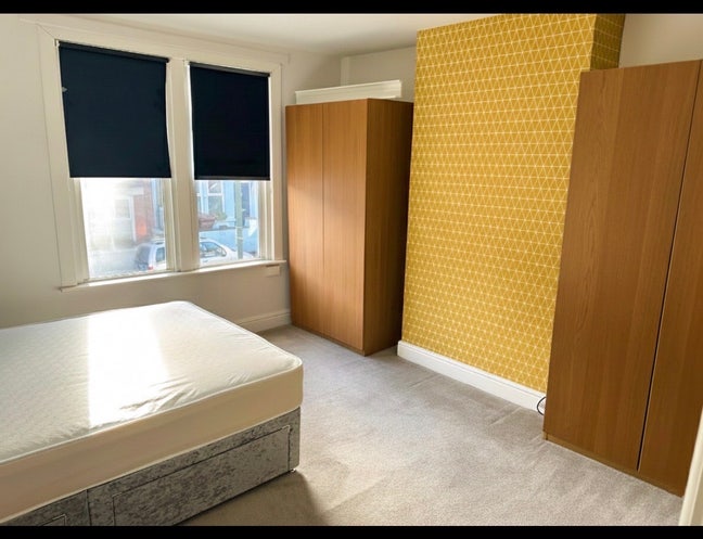 Bill Included, Modern Refurbished, 10 Min to Train Main Photo