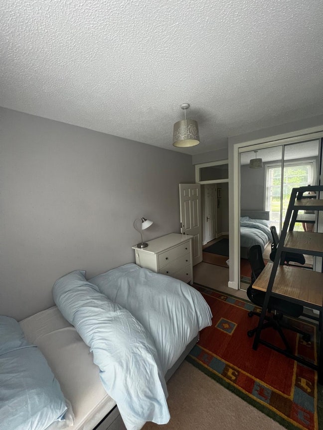 Stunning double room available to rent in Leith Main Photo
