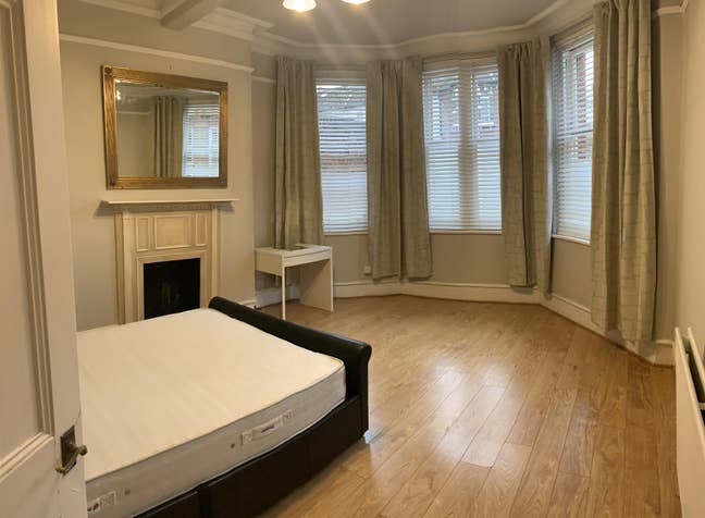 Spacious Two-Room, Ideal Two Or One Person/ Couple Main Photo
