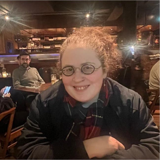 Professional Female seeks a single or double room Main Photo