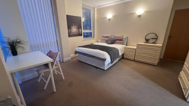 🏙️ Luxury En-Suite Rooms in Crossharbour – Can Main Photo