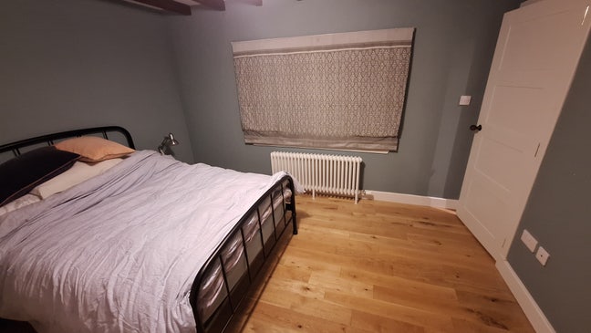 En-suite double room in renovated cottage Main Photo