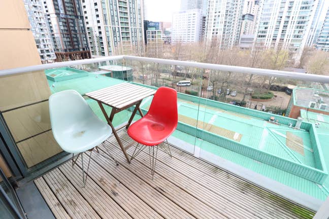 Luxury Room with Balcony in Canary Wharf!  Main Photo