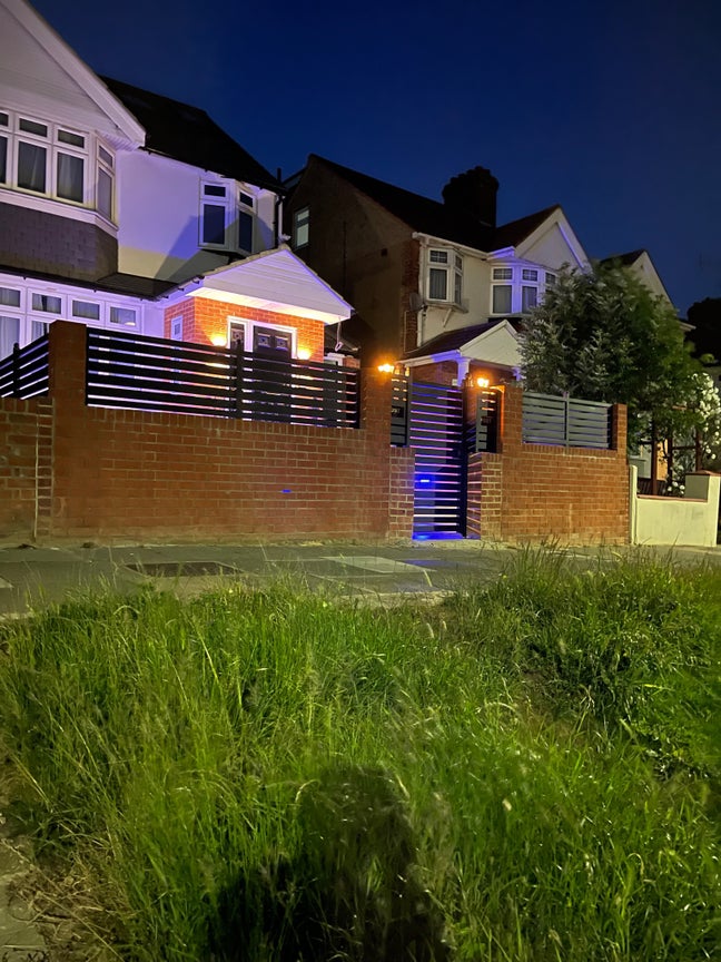 Luxe En-suite double room - Walk to two Stations  Main Photo