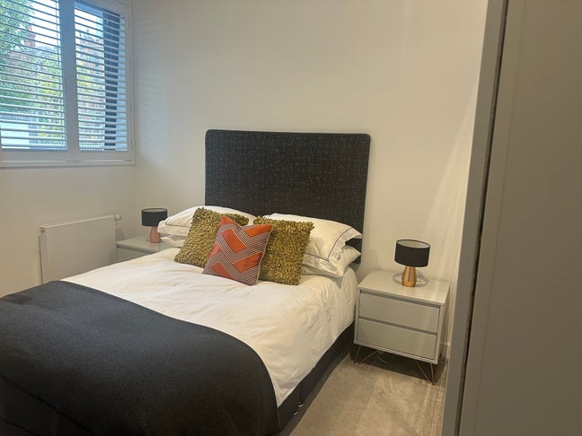 Double Room in central Muswell Hill. Mon - Fri Main Photo