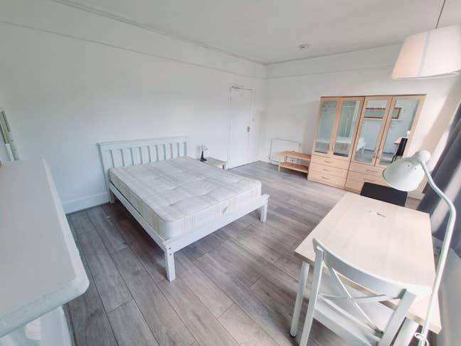 Double Room Available in Holloway N7 *.* Main Photo