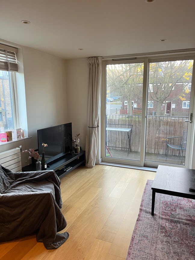 Double Room + Ensuite For Rent Main Photo