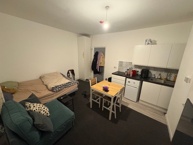 Amazing studio in Hackney Main Photo